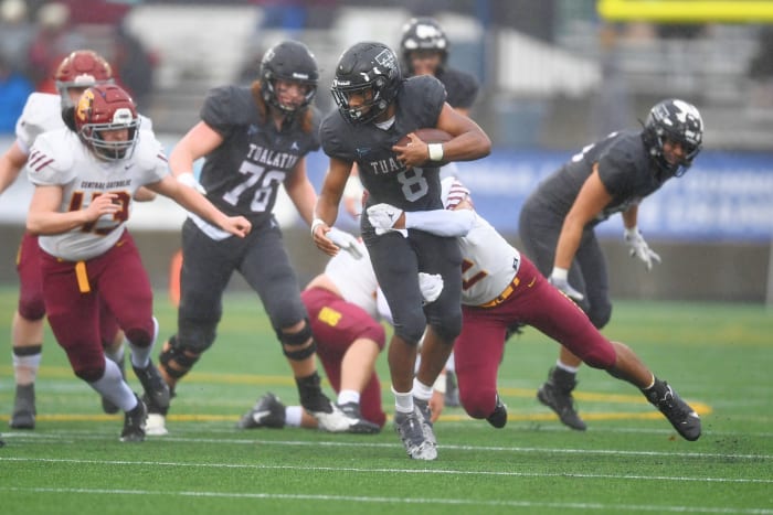 Tualatin.Central-Catholic.6A-football-final.Leon-Neuschwander.38